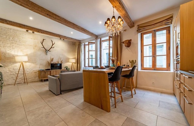 🏛️ Flat close to Maison Carrée - ⭐