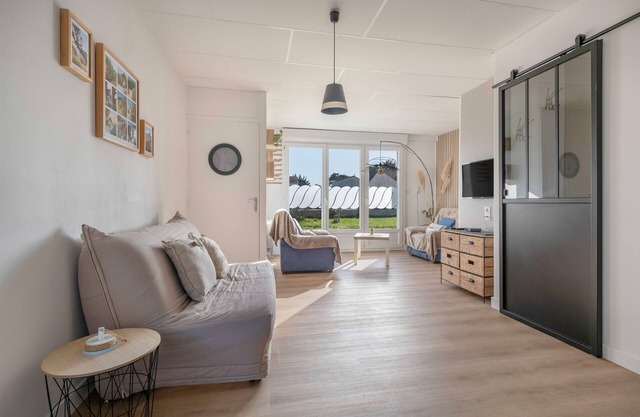 Flat for 4 with large garden