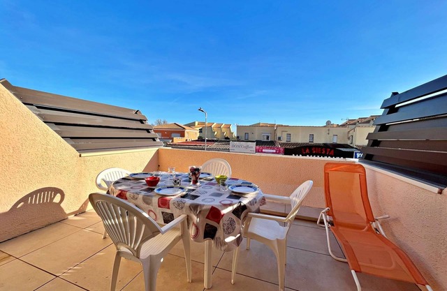 Flat in the center of Marseillan plage