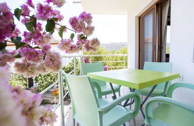 Flat w Nature View Balcony 5 min to Beach in Datca
