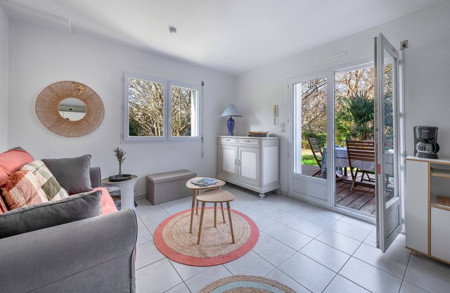 Flatwith garden 300m from the beach, for 4