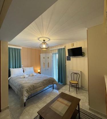 Flo's Apartments