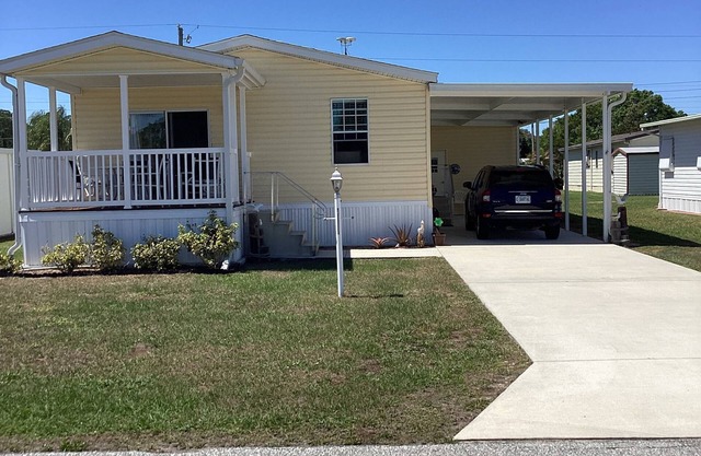 Florida South Central Area in City of Sebring Upscale Mobile Home Park