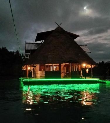 Flotopia villa