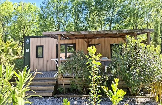 Flower Camping Du Lac De Thésauque * - Home Flower Premium 32m2 3 bedrooms + Terrace + LV + TV + air conditioning 6 people