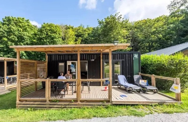 Flower Camping La Chênaie * - Mobile home Comfort 27m2 2 bedrooms including semi-covered terrace 18m2 + TV 5 persons