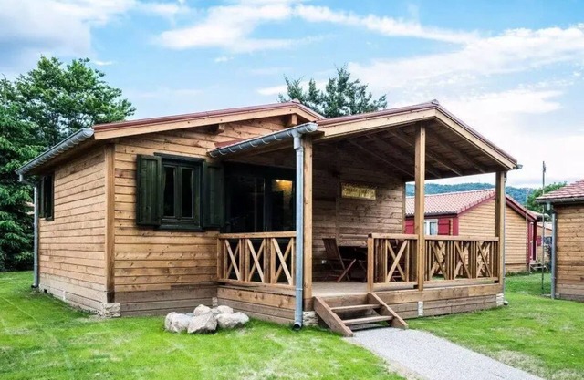 Flower Camping Les Bouleaux * - Chalet CONFORT+ 35 m2 (3 bedrooms) + covered terrace 6 people