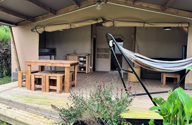 Flower Camping Les Ilates * - Ecolodge Cotton canvas COMFORT 35m² (3 bedrooms) - including 11m² covered terrace + TV for 6 people