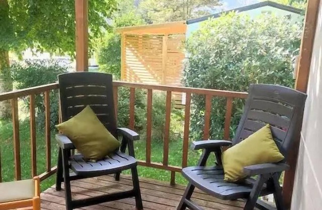 Flower Camping Pyrénées Natura * - Mobilhome Comfort COSY 23m2 - 2 bedrooms - semi-covered terrace 17m2 + BBQ - s/a 4 people