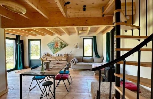 Flowery escape lodge near st emilion