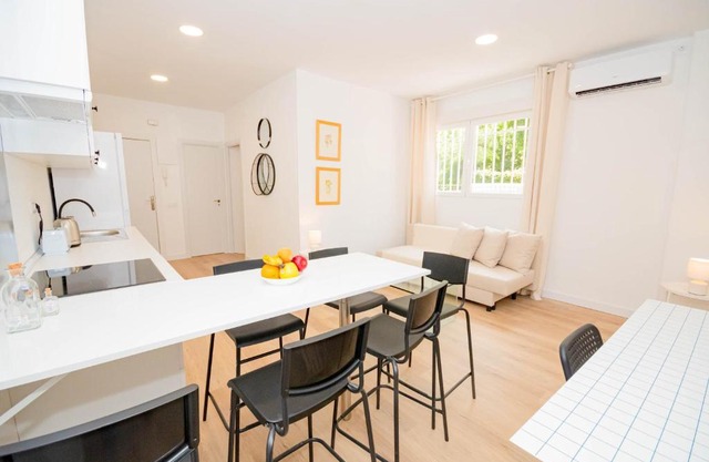 For You Rentals Cozy and charming 3-bedroom apartment TEMPORAL in Madrid ASR18