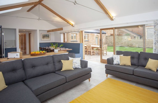 Ford Farm Coach House - Stunning Barn Conversion