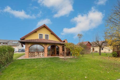Forge Of Happiness With Pool - Happy Rentals