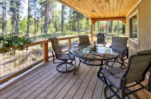 Forrest Glenn Chalet in Talkeetna, Alaska. Family Friendly, Near Denali National Park, Sleeps 8