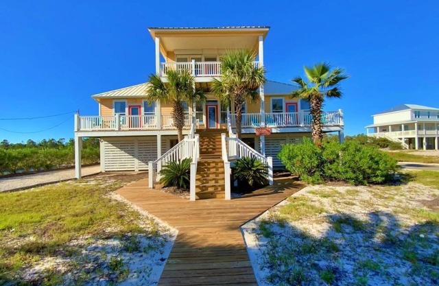 Fort Morgan, AL 4 bed 3 bath, Sleeps 14-Water view! Booking for Fall 2025