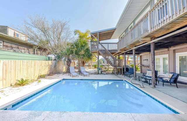 Fort Morgan Bay Club - Bring Your Boat! Pool!