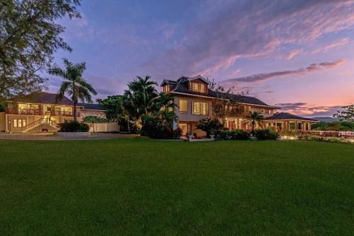 Fortlands Point Villa Beachfront Luxury Retreat