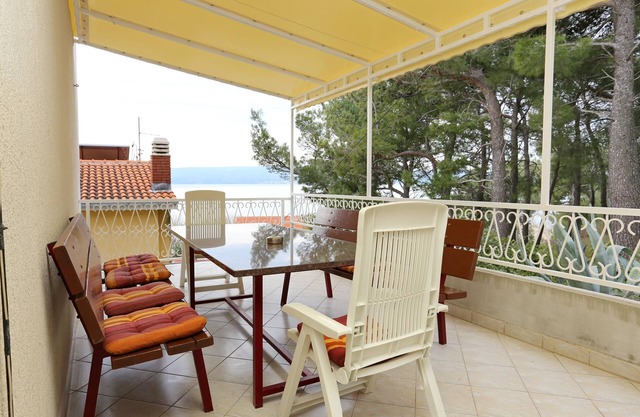 Four-bedroom apartment with terrace and sea view Duće, Omiš (A-2829-a)
