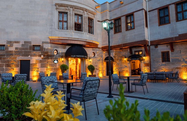 Four Mansions Hotel