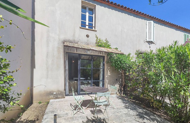 Beautiful home in Saint Laurent de la Cabrerisse