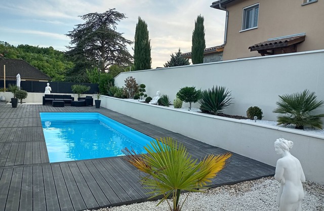 VILLA WITH PRIVATE POOL GLEIZE