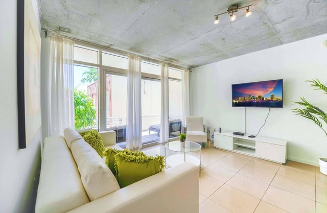 Free Parking! Condo in Midtown Miami
