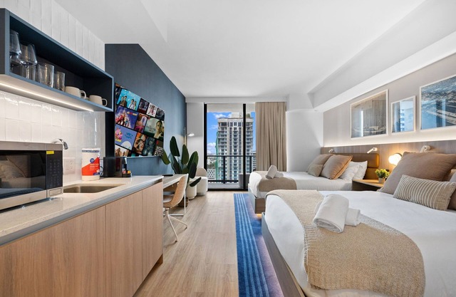 Free Parking! Stylish Studio w/City Views