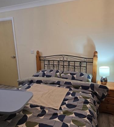 Free Parking WiFi Fresh linens x4