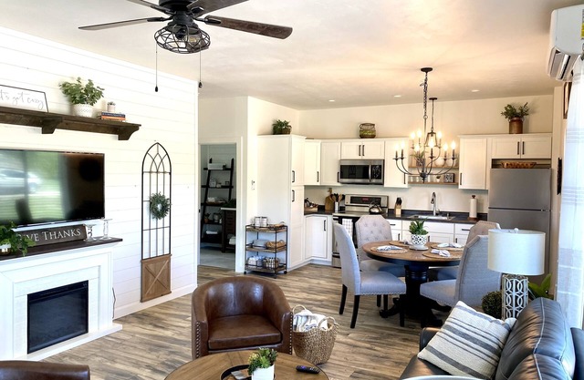 French Country Farmhouse -15 min from Glacier NP-Whitefish Mtn, & Flathead Lake!