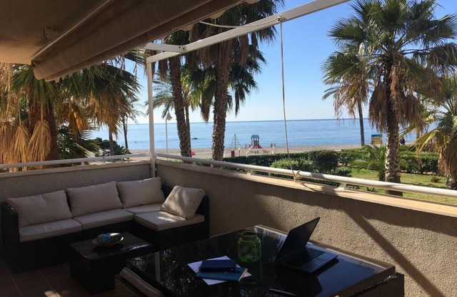 FRENTE AL MAR