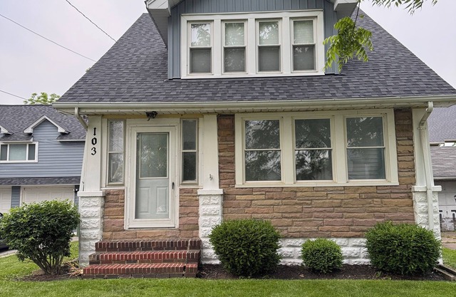 Freshly Updated 4-Bedroom Home with Gorgeous Lake Views – Walk to the Water!