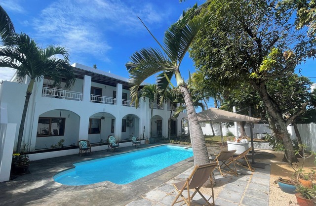 FRIDA, 3-bedroom apartment just a few minutes' walk from Blue Bay lagoon.