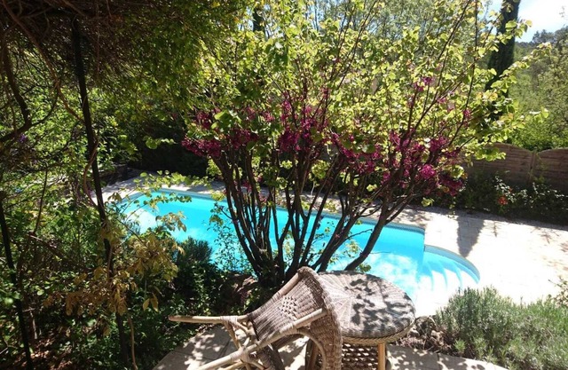 Friendly 4 bedroom villa with heated pool