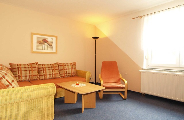 Fritz-Reuter-Str. 10a. Curr. FR-10 - Fritz-Reuter-Str. 10a