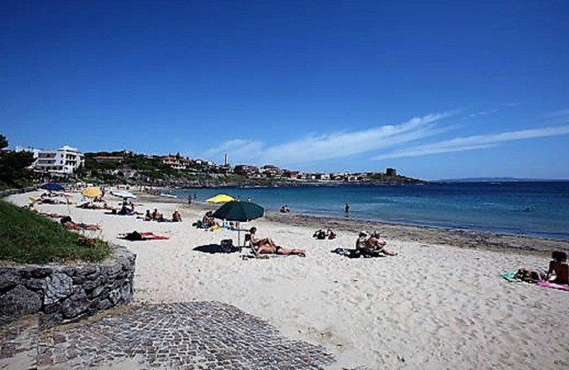 Front sea villa next to the beach, 5 min from town, shops, restaurant