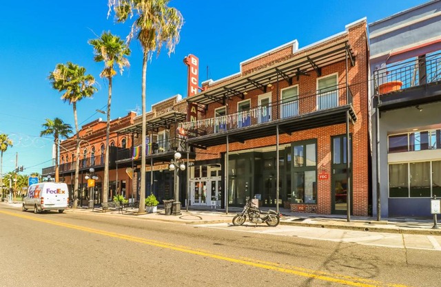 FRONTDESK 1910 E 7th Ave Apts Historic Ybor Tampa