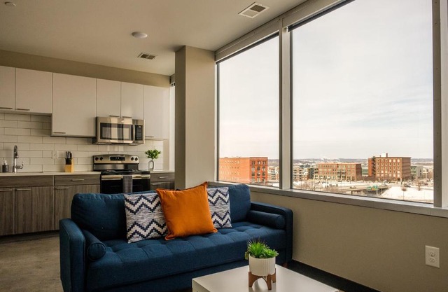 FRONTDESK Flashcube Apts Downtown Kansas City