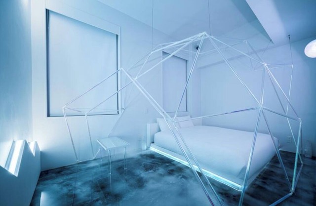 Frozen Dawn Room @ Tokyo Street Art Hotel