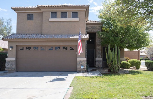 Full house located 12 minutes away from Stadium Westgate district Entertainment!
