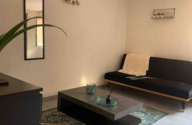 Fully equipped apartment next to the Longchamp