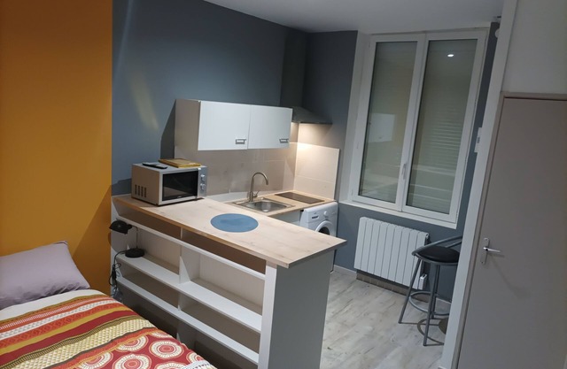 Fully equipped studio. Welcome to Seamora