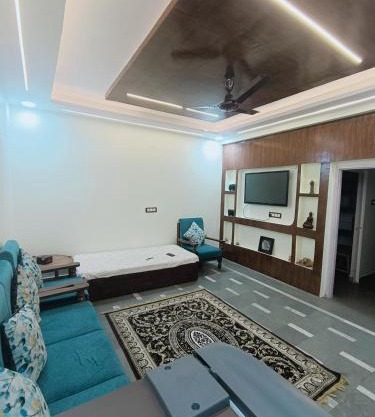 Fully furnished 1 BHK Apartment near Lake