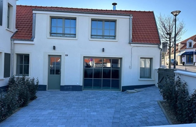 FULLY RENOVATED FAMILY HOME IN VILLAGE CENTER WITH ALL COMFORTS