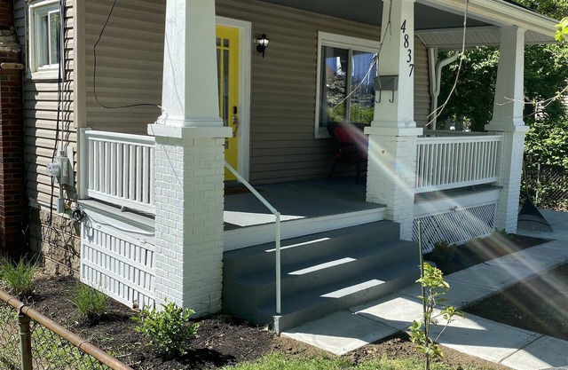 Fully restored, hardwood floors, Near Lunken airport and Downtown Cincinnati