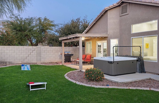 FUN 3-bedroom house in peaceful Mesa/Gilbert Near freeways and entertainment