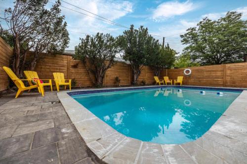 Fun Modern Home Game Room Cozy Heated Floors Toronto