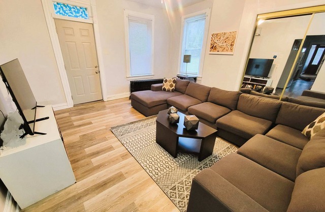 Fun Mount Washington Apt - Off Street Parking