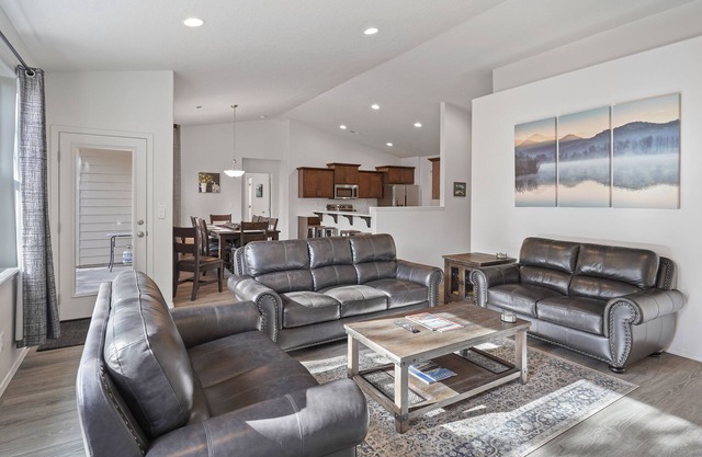 Fun Retreat! Hot Tub, Garage Game Room, Fenced Yard