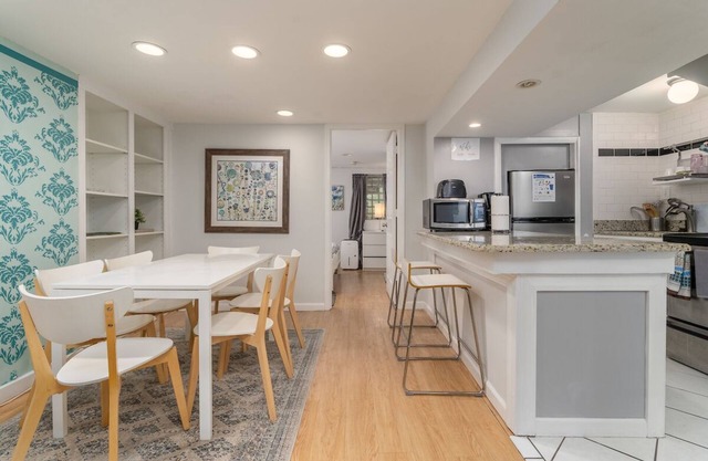 Funky and Cool 1 Bedroom in Adams Morgan