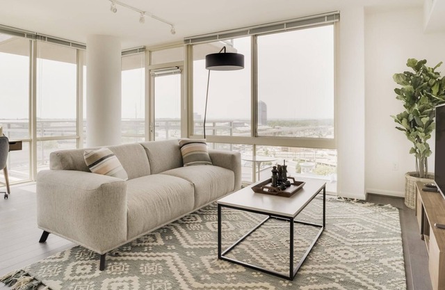 Furnished 2BR with Easy Access to DC